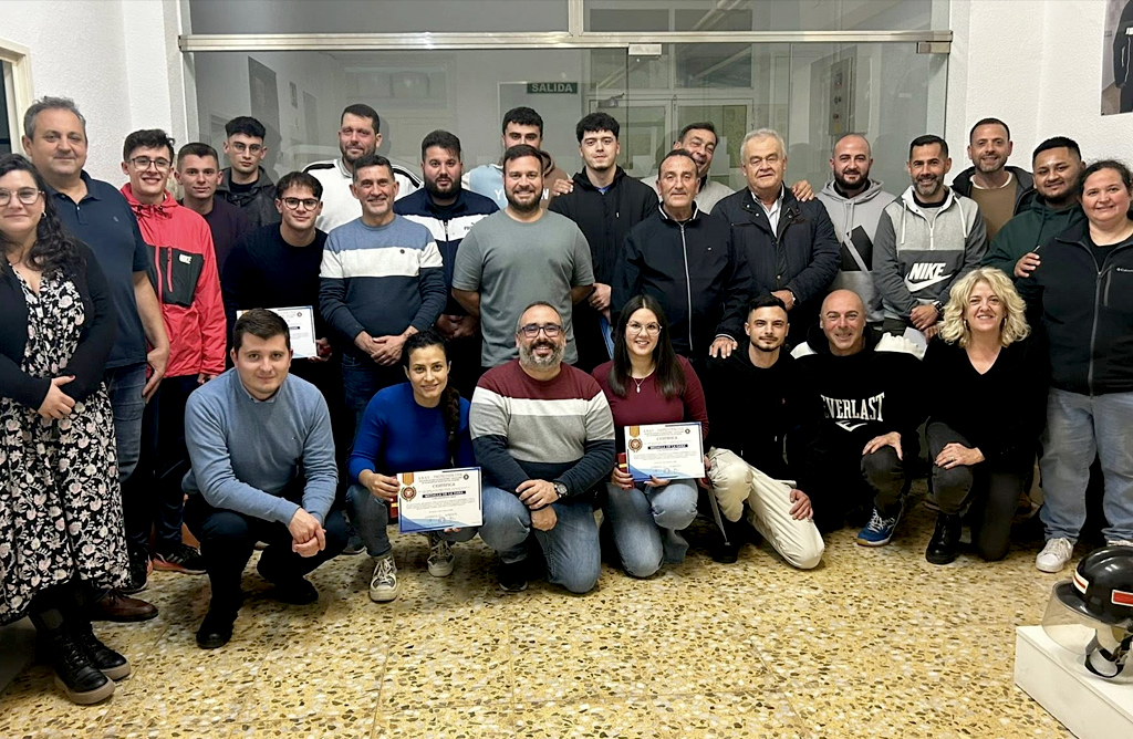Voluntarios de Protecci�n Civil de Totana reciben los certificados y Medalla de la DANA